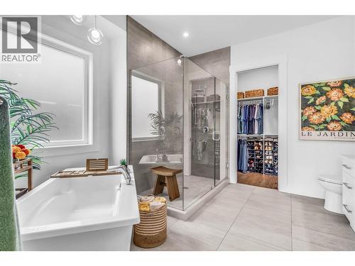 3452 Blue Grass Lane, Kelowna, BC - Indoor