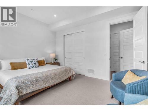 3452 Blue Grass Lane, Kelowna, BC - Indoor Photo Showing Bedroom