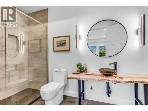 3452 Blue Grass Lane, Kelowna, BC - Indoor Photo Showing Bathroom