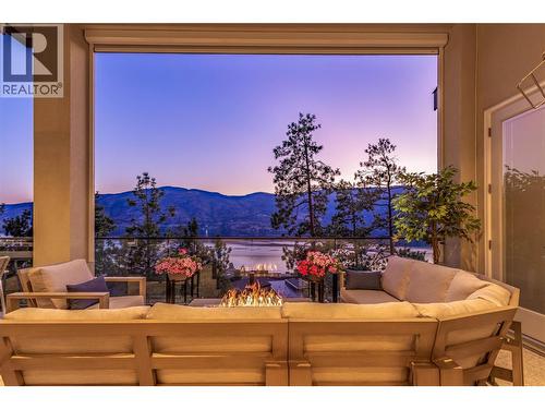 3452 Blue Grass Lane, Kelowna, BC - Indoor