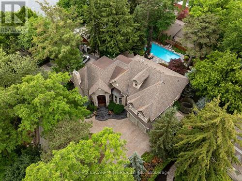 106 Appleby Place, Burlington, ON - Outdoor With In Ground Pool