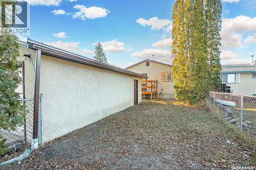 330 Smallwood Crescent, Saskatoon, SK - Outdoor