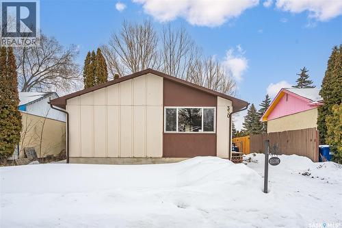 330 Smallwood Crescent, Saskatoon, SK - Outdoor With Exterior