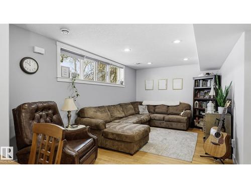 8911 83 Av Nw, Edmonton, AB - Indoor Photo Showing Living Room