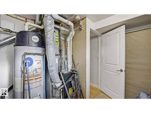 8911 83 Av Nw, Edmonton, AB - Indoor