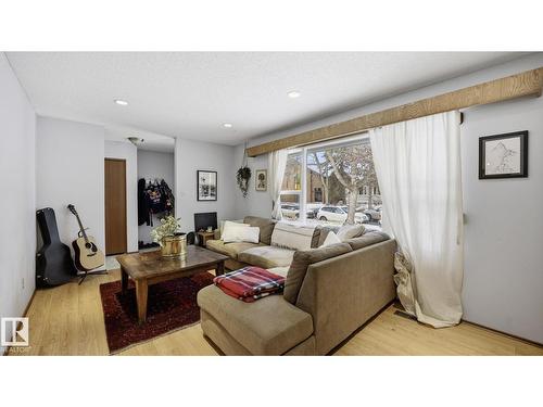 8911 83 Av Nw, Edmonton, AB - Indoor Photo Showing Living Room