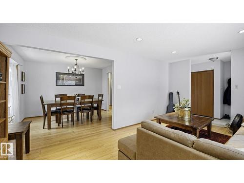 8911 83 Av Nw, Edmonton, AB - Indoor