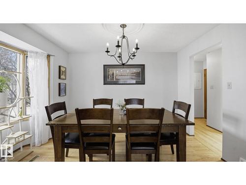 8911 83 Av Nw, Edmonton, AB - Indoor Photo Showing Dining Room