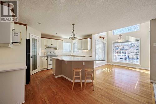805 Panorama Hills Drive Nw, Calgary, AB - Indoor Photo Showing Kitchen