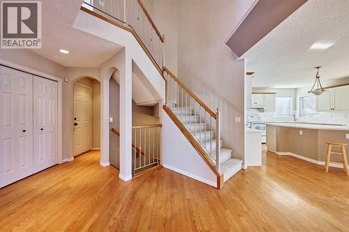 805 Panorama Hills Drive Nw, Calgary, AB - Indoor Photo Showing Other Room