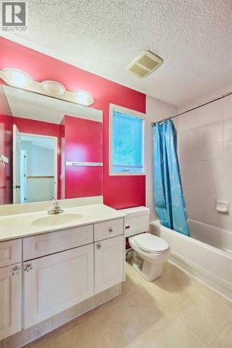 805 Panorama Hills Drive Nw, Calgary, AB - Indoor Photo Showing Bathroom