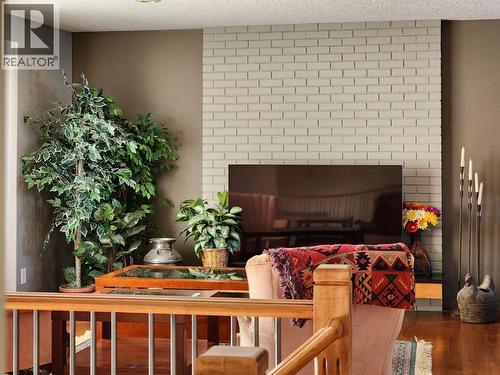 310 54 Avenue E, Claresholm, AB - Indoor