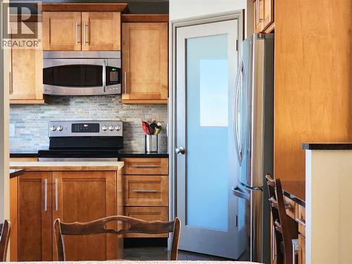 310 54 Avenue E, Claresholm, AB - Indoor Photo Showing Kitchen
