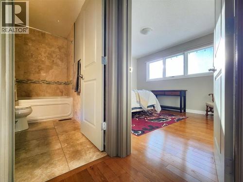 310 54 Avenue E, Claresholm, AB - Indoor Photo Showing Bathroom