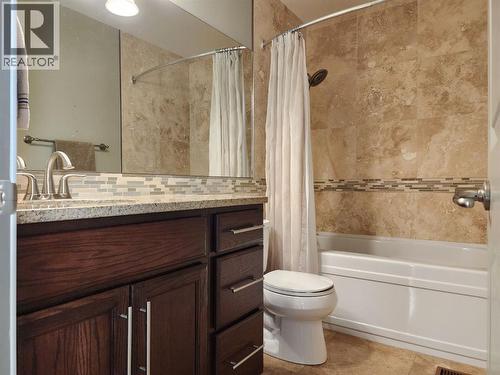 310 54 Avenue E, Claresholm, AB - Indoor Photo Showing Bathroom