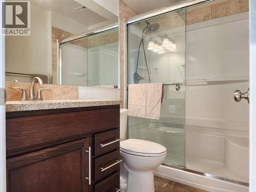 310 54 Avenue E, Claresholm, AB - Indoor Photo Showing Bathroom
