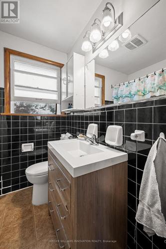 19 Perkell Place, Kitchener, ON - Indoor Photo Showing Bathroom