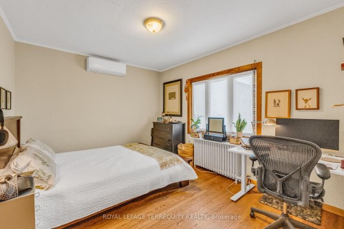 51 Claxton Boulevard, Toronto, ON - Indoor Photo Showing Bedroom