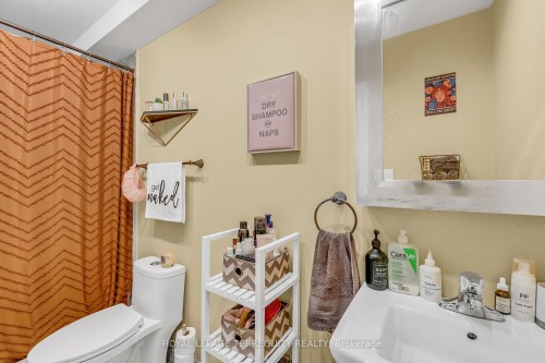 51 Claxton Boulevard, Toronto, ON - Indoor Photo Showing Bathroom