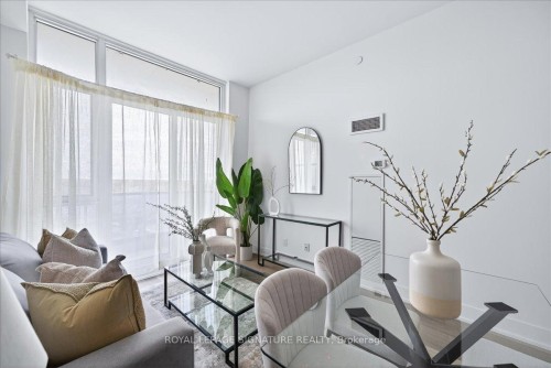 Lph06-9471 Yonge Street, Richmond Hill, ON - Indoor