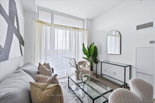 Lph06-9471 Yonge Street, Richmond Hill, ON - Indoor