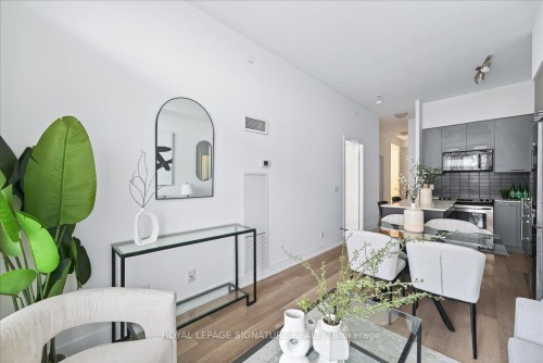 Lph06-9471 Yonge Street, Richmond Hill, ON - Indoor