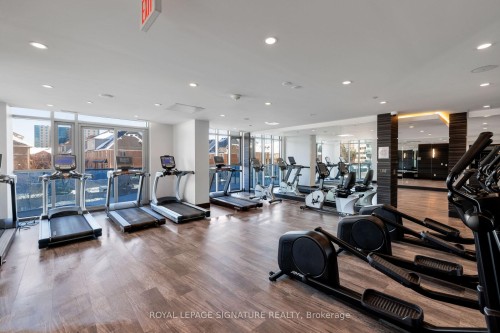 332-9471 Yonge Street, Richmond Hill, ON - Indoor Photo Showing Gym Room