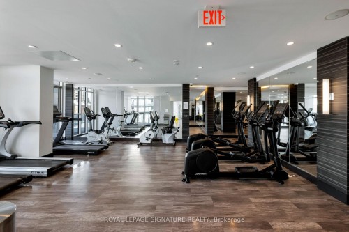 332-9471 Yonge Street, Richmond Hill, ON - Indoor Photo Showing Gym Room