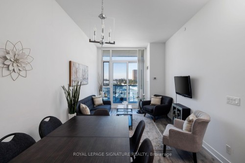 332-9471 Yonge Street, Richmond Hill, ON - Indoor