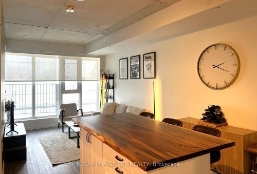 321-689 The Queensway N/A, Toronto, ON - Indoor