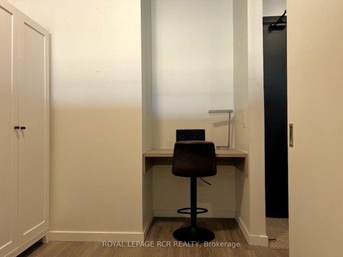 321-689 The Queensway N/A, Toronto, ON - Indoor Photo Showing Other Room