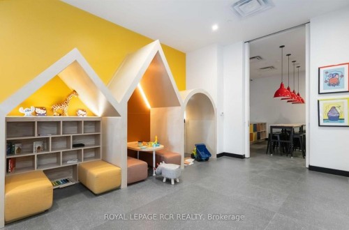 321-689 The Queensway N/A, Toronto, ON - Indoor Photo Showing Other Room