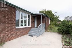 2 COLLINSON BOULEVARD  Toronto, ON M3H 3B8
