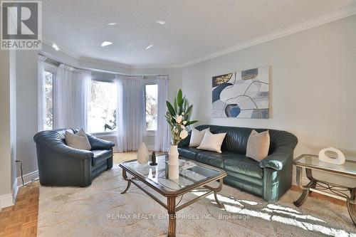 4576 Tribal Court, Mississauga, ON - Indoor Photo Showing Living Room