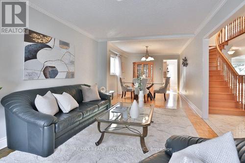 4576 Tribal Court, Mississauga, ON - Indoor Photo Showing Living Room