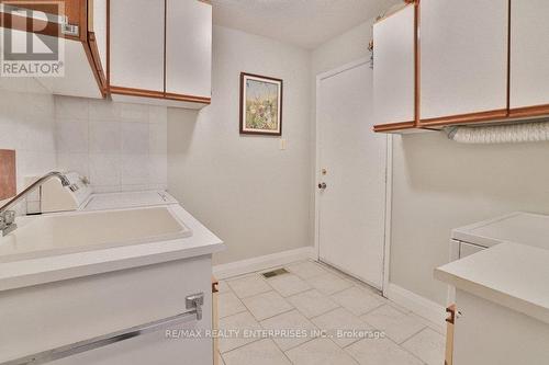 4576 Tribal Court, Mississauga, ON - Indoor Photo Showing Laundry Room