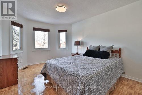 4576 Tribal Court, Mississauga, ON - Indoor Photo Showing Bedroom