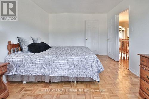 4576 Tribal Court, Mississauga, ON - Indoor Photo Showing Bedroom