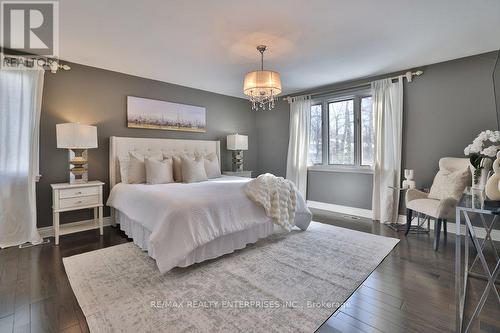 208 Mineola Road W, Mississauga, ON - Indoor Photo Showing Bedroom