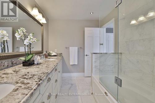 208 Mineola Road W, Mississauga, ON - Indoor Photo Showing Bathroom
