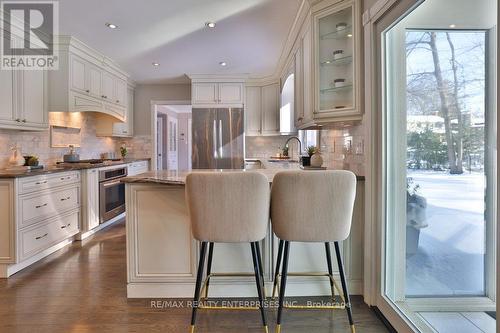208 Mineola Road W, Mississauga, ON - Indoor Photo Showing Kitchen With Upgraded Kitchen