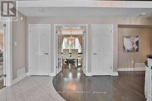208 Mineola Road W, Mississauga, ON - Indoor Photo Showing Other Room