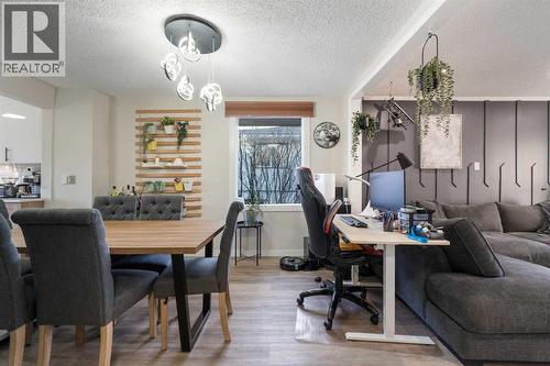 4608 70 Street Nw, Calgary, AB - Indoor Photo Showing Dining Room