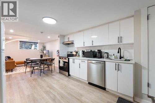 4608 70 Street Nw, Calgary, AB - Indoor Photo Showing Kitchen