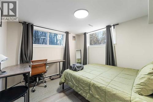 4608 70 Street Nw, Calgary, AB - Indoor Photo Showing Bedroom