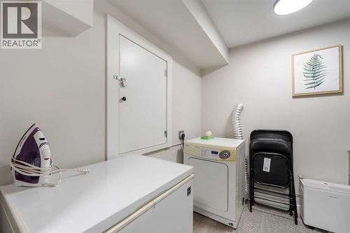 4608 70 Street Nw, Calgary, AB - Indoor Photo Showing Laundry Room