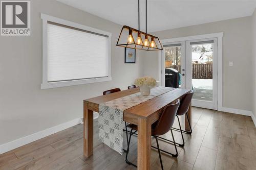 184 Cornwallis Drive Nw, Calgary, AB - Indoor Photo Showing Dining Room