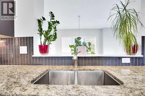 1511 Wentworth Villas Sw, Calgary, AB - Indoor Photo Showing Kitchen With Upgraded Kitchen