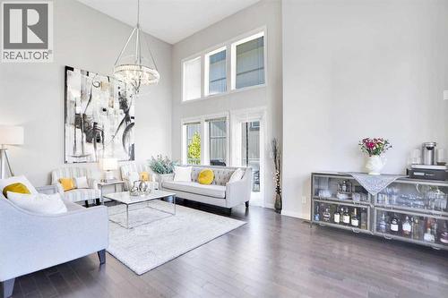 1511 Wentworth Villas Sw, Calgary, AB - Indoor Photo Showing Living Room