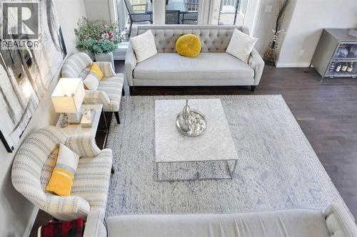 1511 Wentworth Villas Sw, Calgary, AB - Indoor Photo Showing Living Room